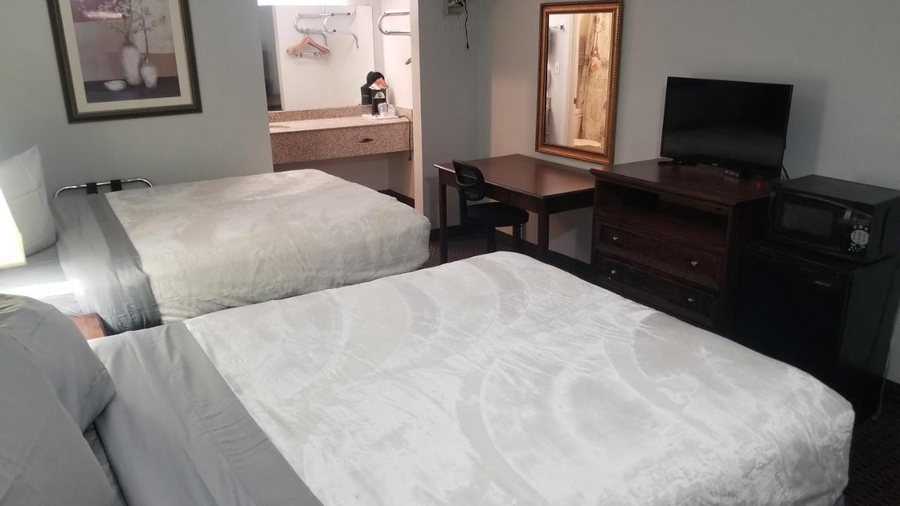 Hotel 2 Queen Beds Hotel Room 135 Booking Stillwater Exterior foto