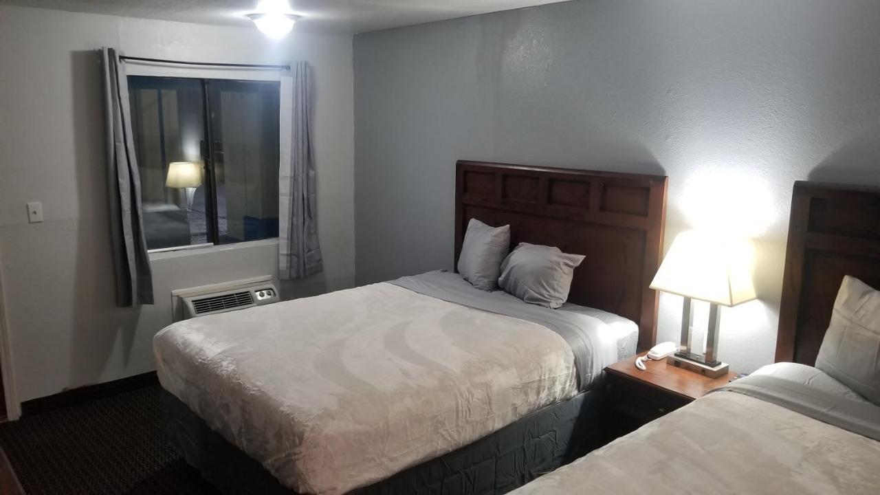 Hotel 2 Queen Beds Hotel Room 135 Booking Stillwater Exterior foto