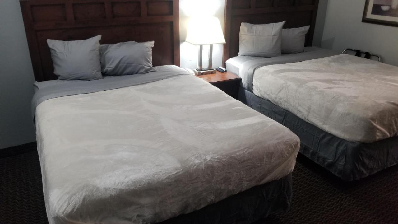 Hotel 2 Queen Beds Hotel Room 135 Booking Stillwater Exterior foto